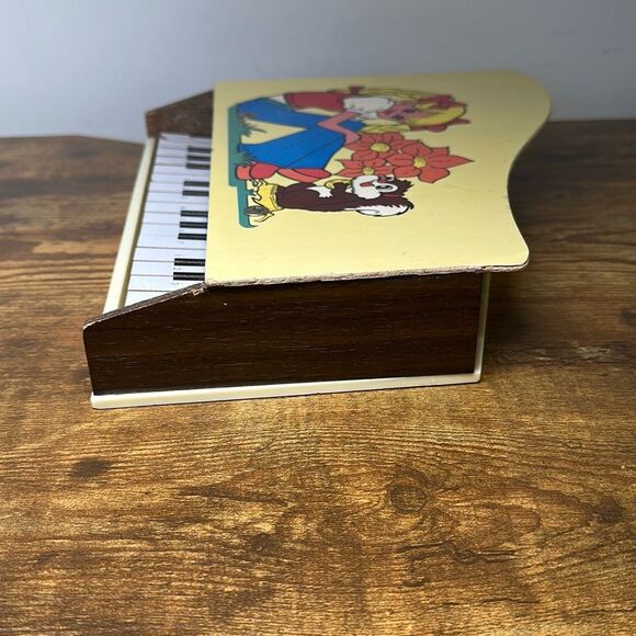 1970s Vintage Musical Piano Child Toy, 11 1/2 inch wide, Works!! Made in Japan - Picture 7 of 11